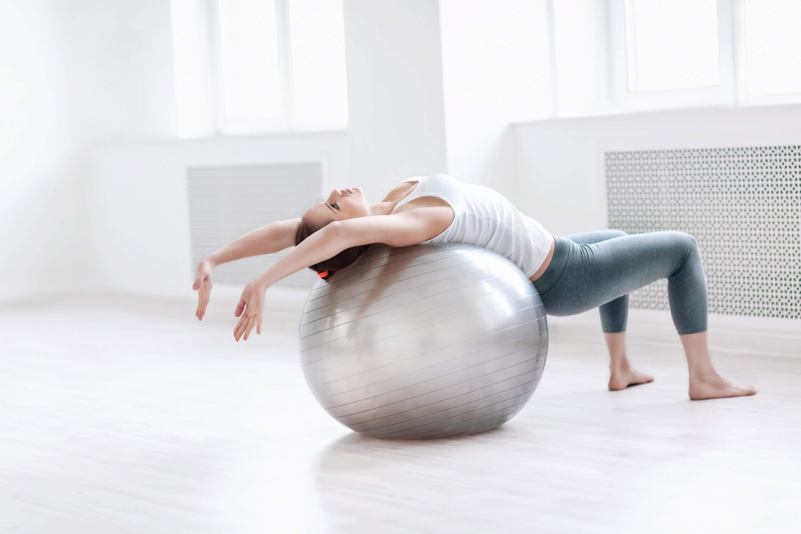 pilates mal di schiena palla