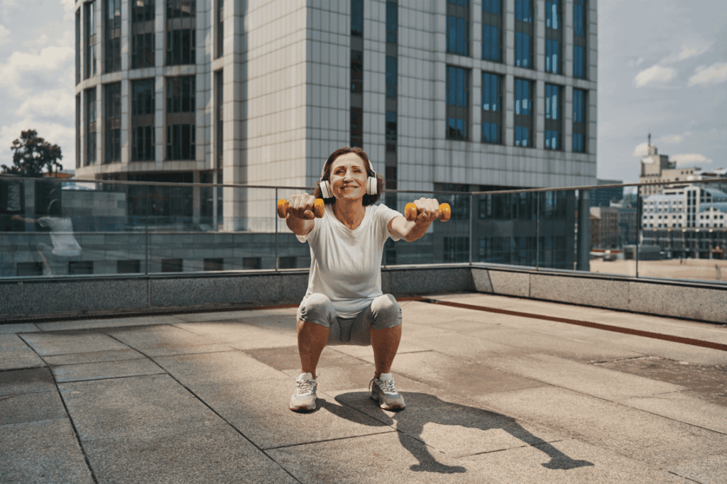 prevenire sindrome muscolo scheletrica menopausa donna allenamento